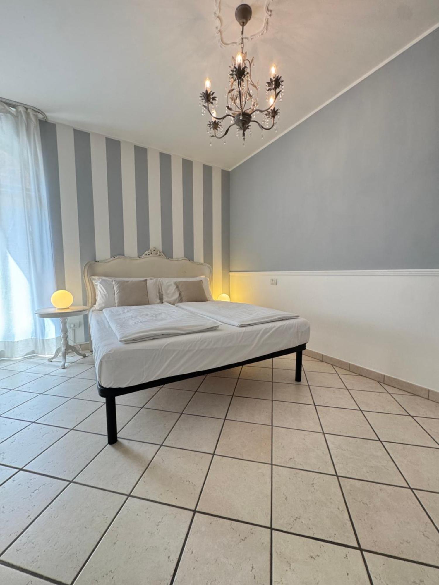 Appartamento La Perla Torri Del Benaco Exterior foto